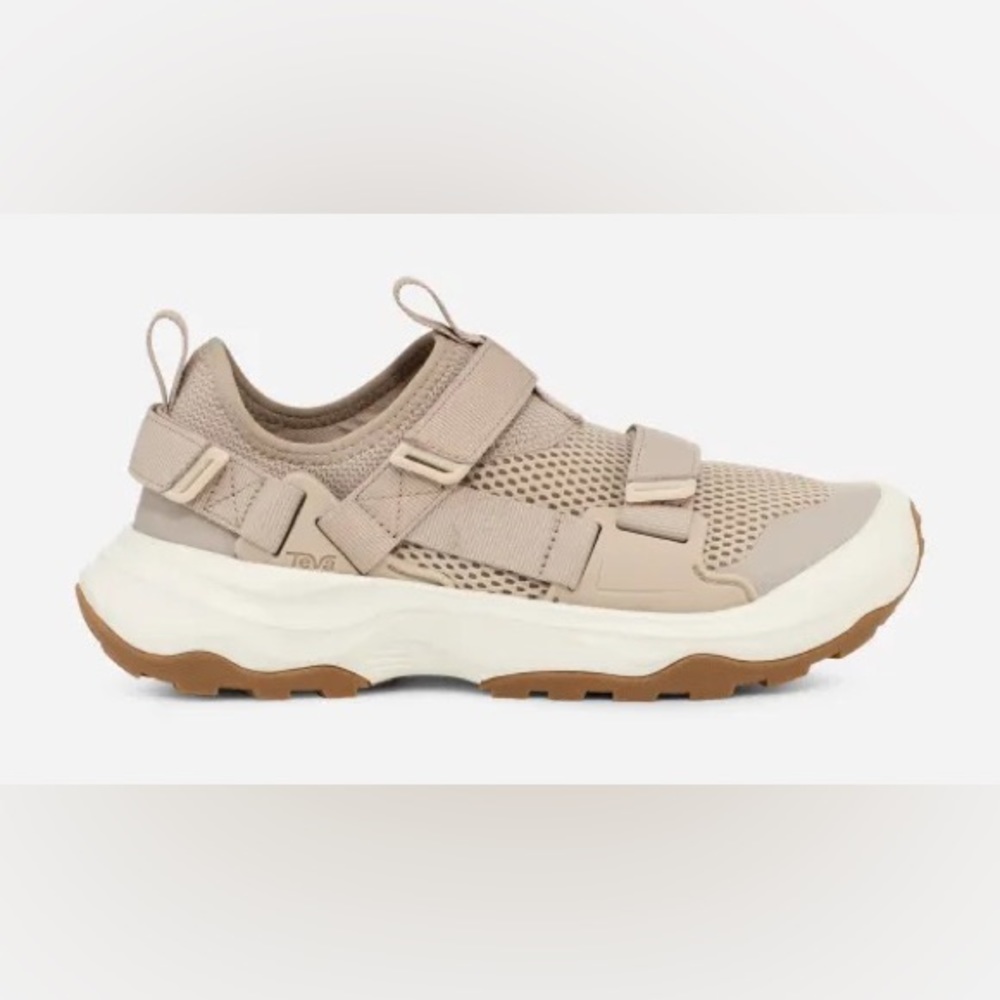 TEVA OUTFLOW UNIVERSAL (new in box)